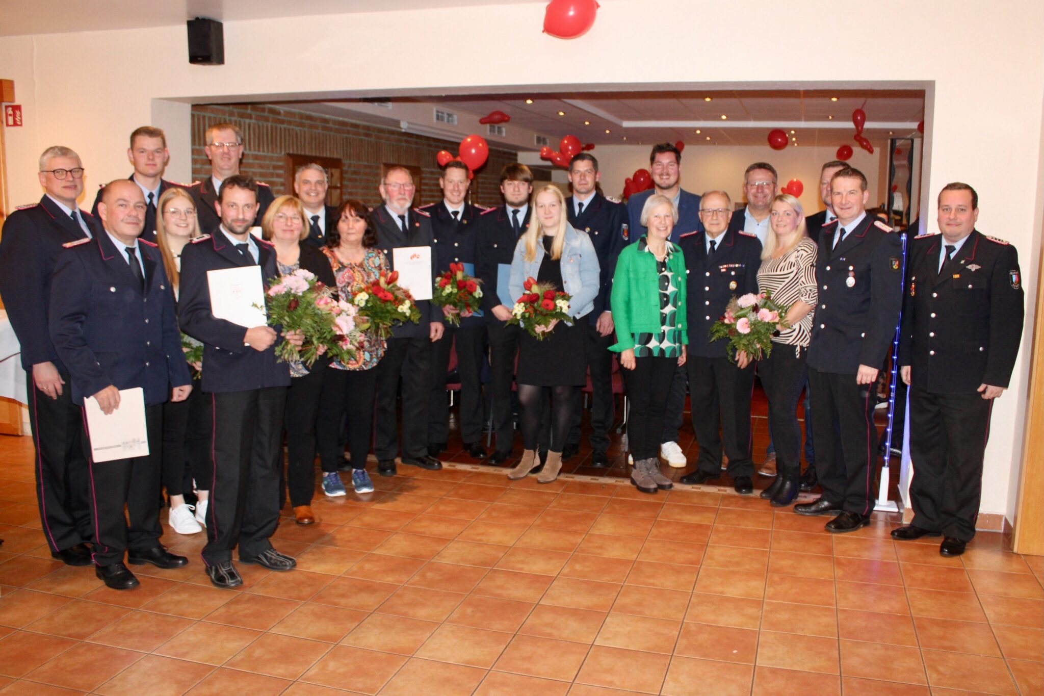 Ernennungen Beförderungen und Ehrungen beim Feuerwehrfest Forum